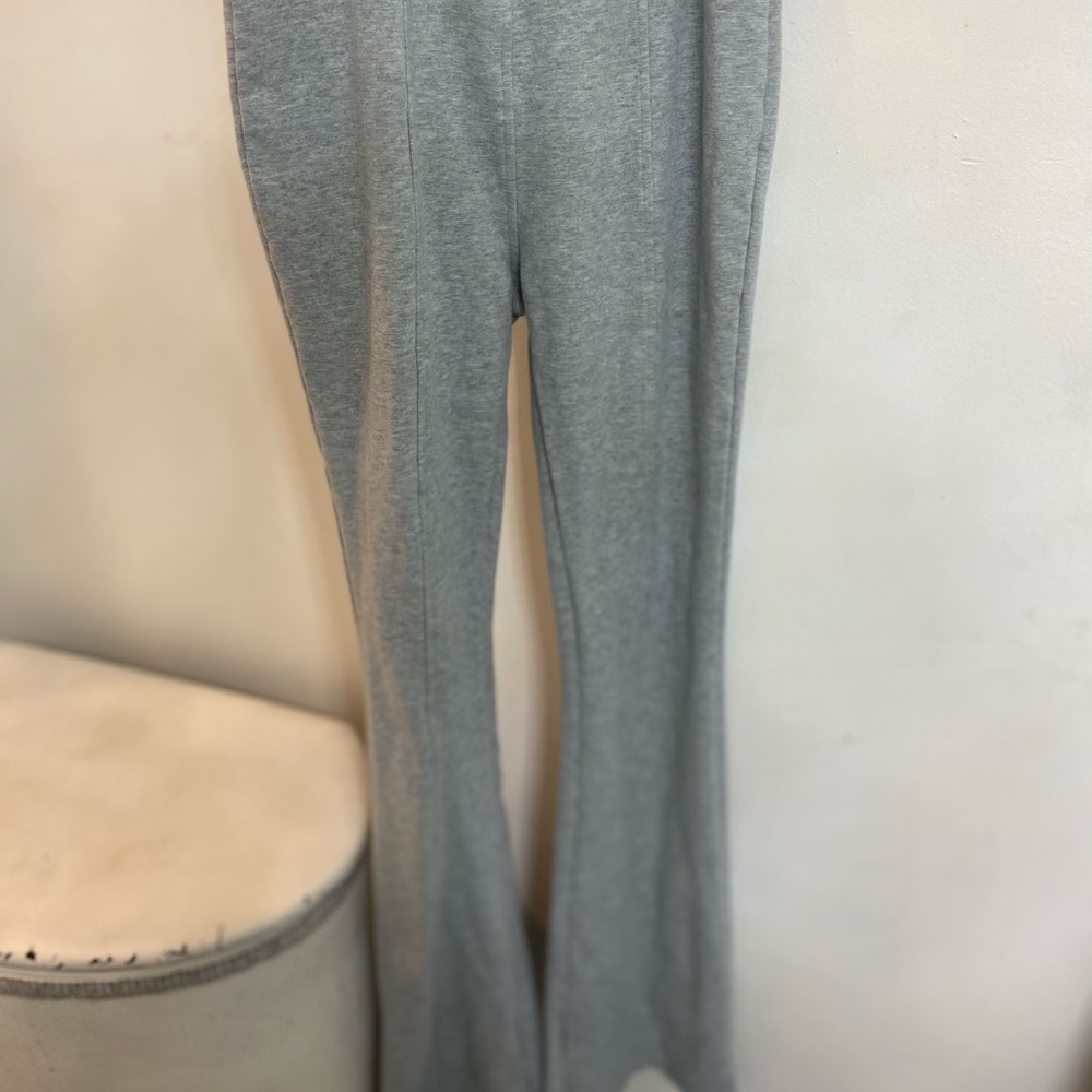 NEW GRAY FLARED LEGGINGS